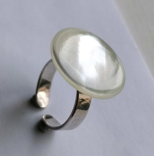 Art.No. 30501-0005 Mother of Pearl Ring