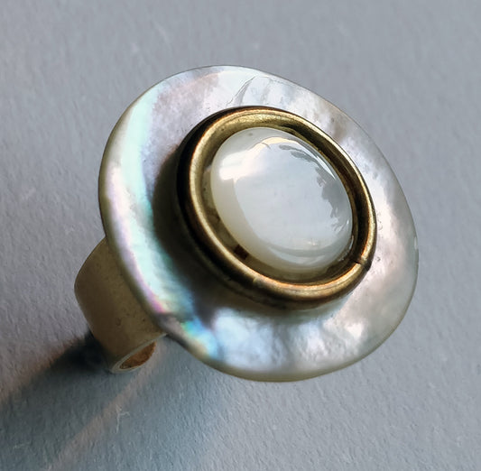 Art.No. 30502-0014 Mother of Pearl Ring