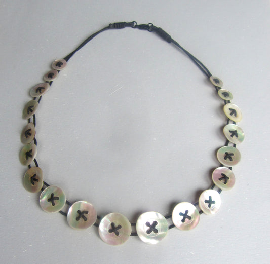 Art.No. 21502-0002 Mother of Pearl Button Necklace