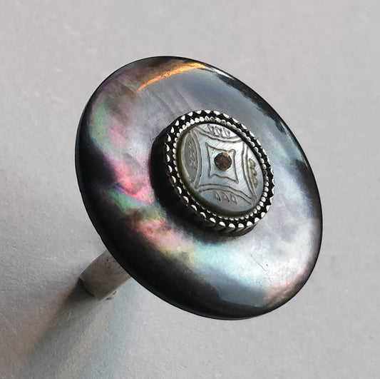 Art.No. 30501-0009 Mother of Pearl Ring