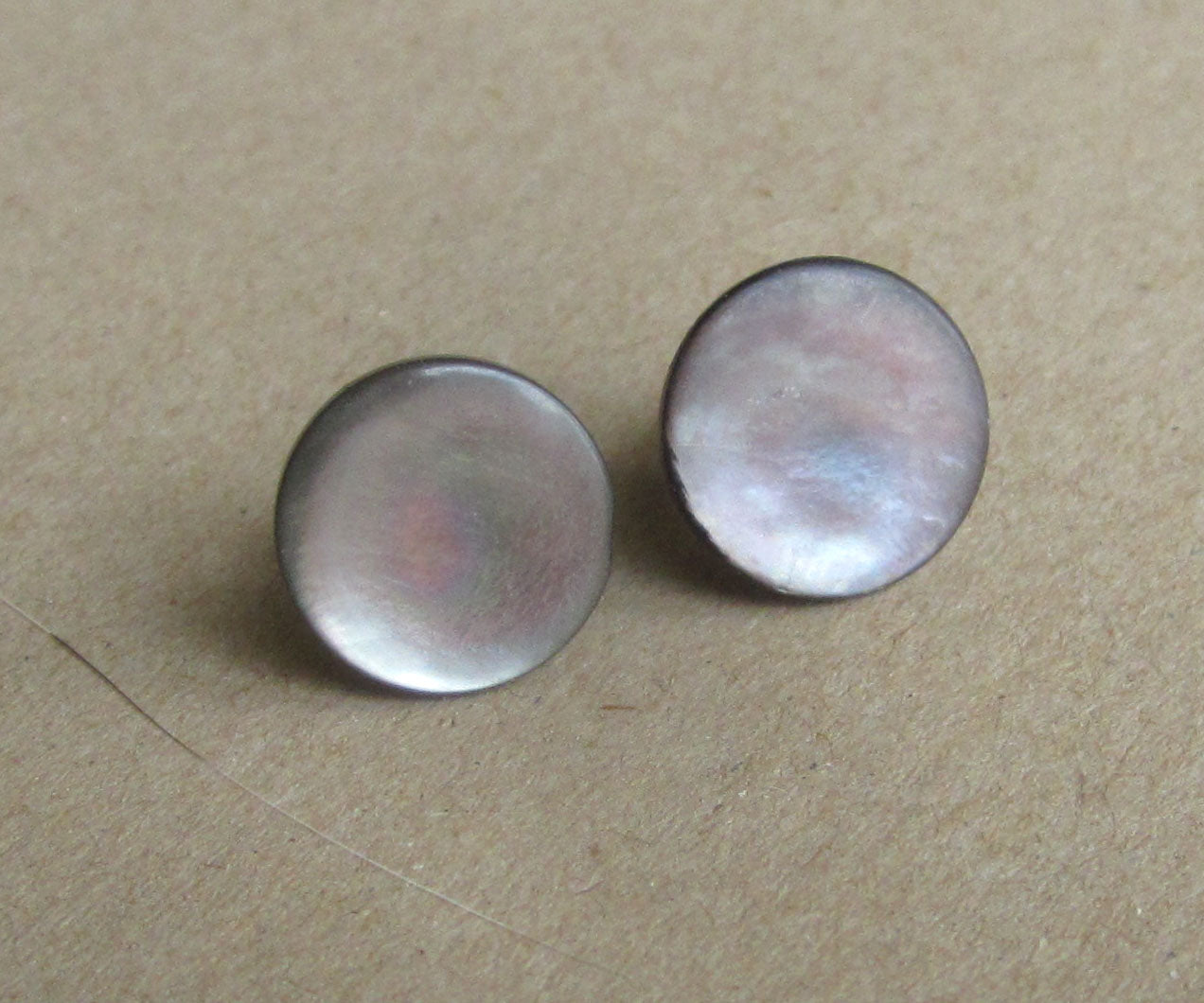 Art.No. 41201-0004 Mother of Pearl Earrings