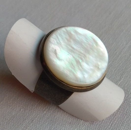 Art.No. 30504-0010 Mother of Pearl Ring
