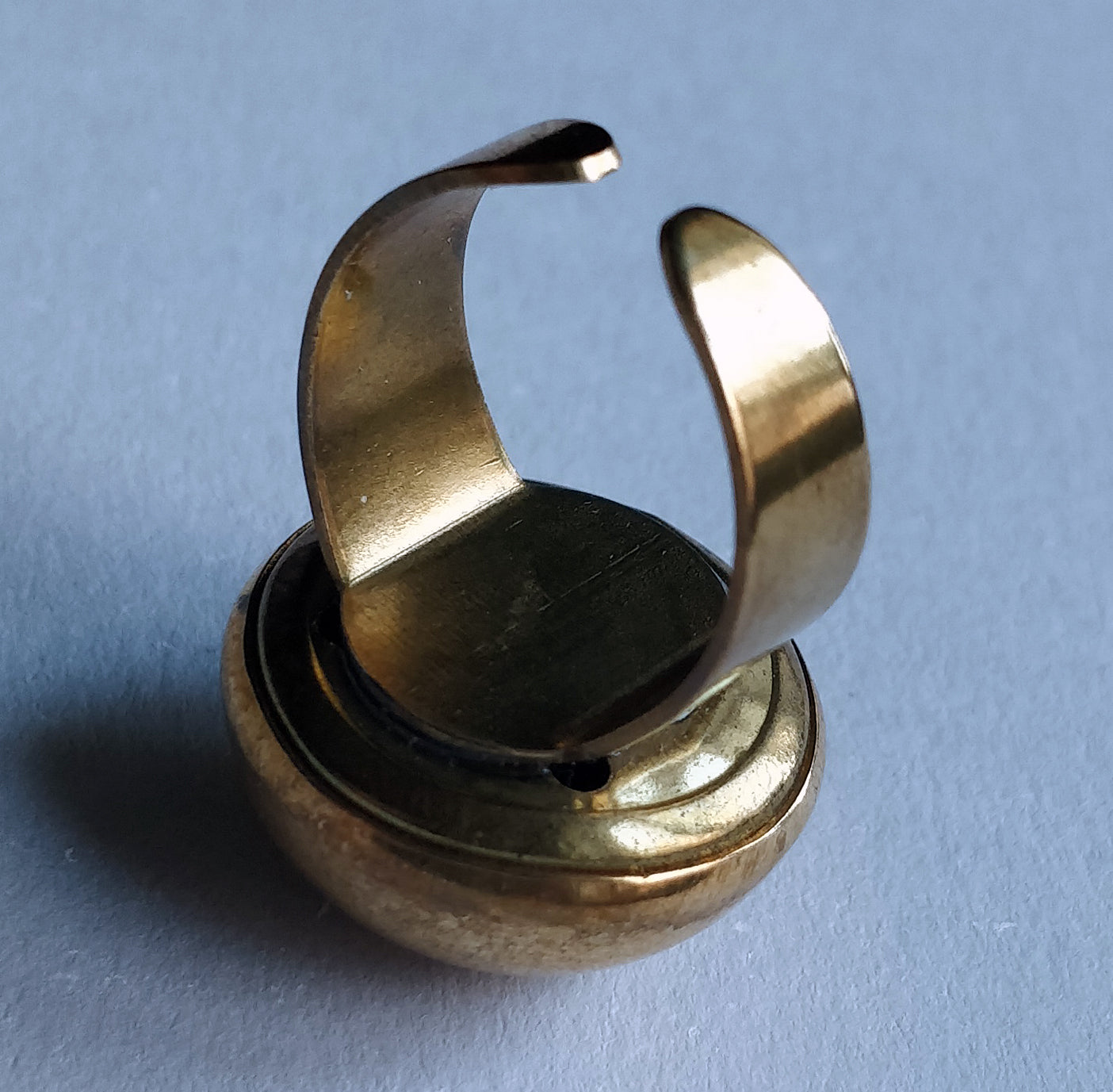 Art.No. 30502-0038 Brass Button Ring