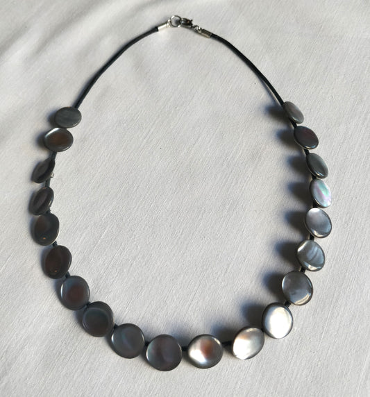 Art.No. 21502-0010 Mother of Pearl Button Necklace